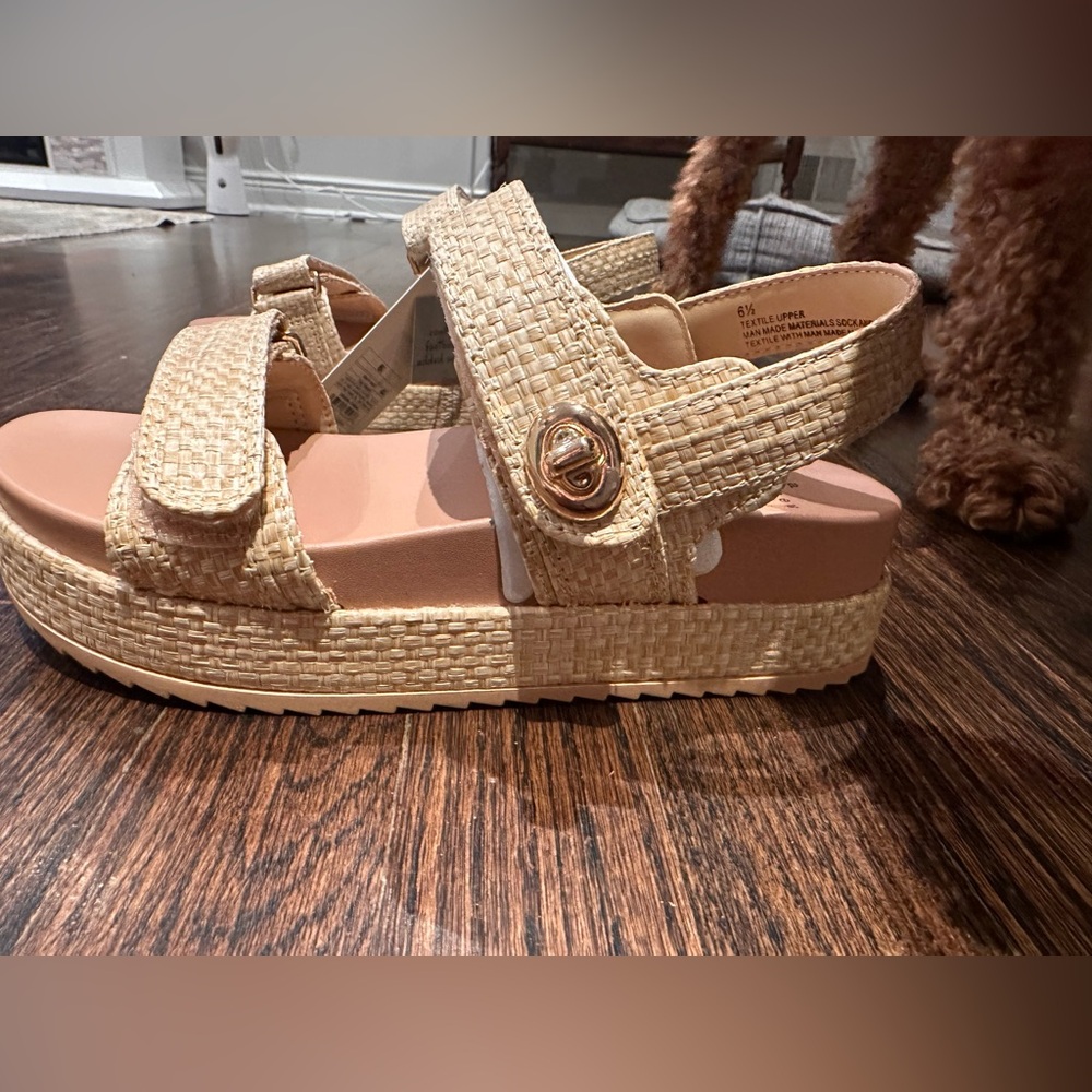 NIB Rattan Sandals - Picture 4 of 7